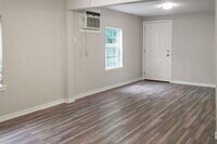 235 E Crosstimbers St photo'