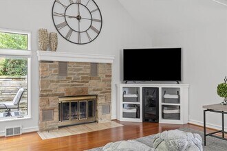 31 Woodland Dr in Pittsburgh, PA - Building Photo - Building Photo
