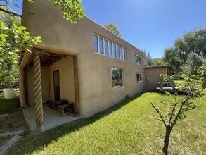 507 Upper Ranchitos Rd in Taos, NM - Foto de edificio - Building Photo