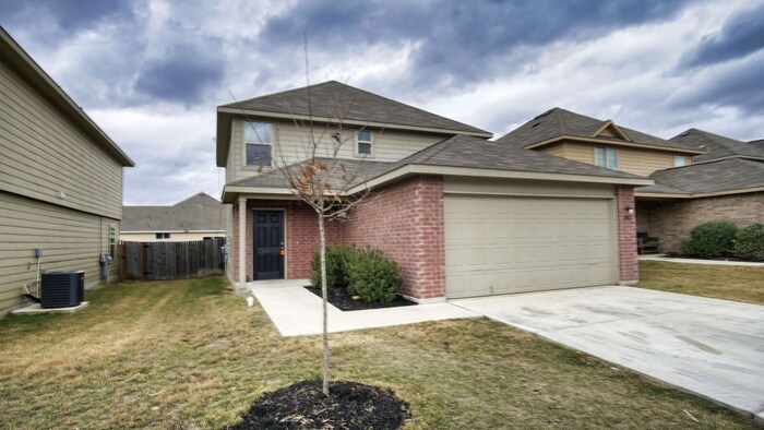 10611 Goose Way in San Antonio, TX - Building Photo