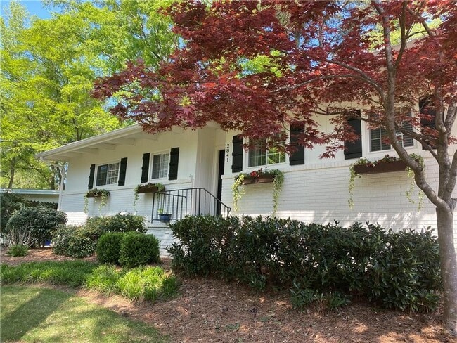 2841 Cravenridge Dr NE in Atlanta, GA - Building Photo - Building Photo
