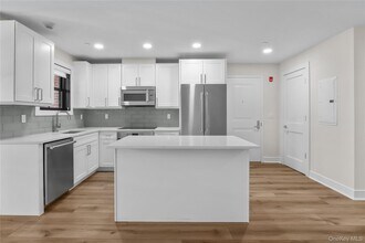 11 Purdy St in Harrison, NY - Building Photo - Building Photo