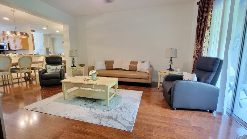 6519 W Newberry Rd in Gainesville, FL - Foto de edificio