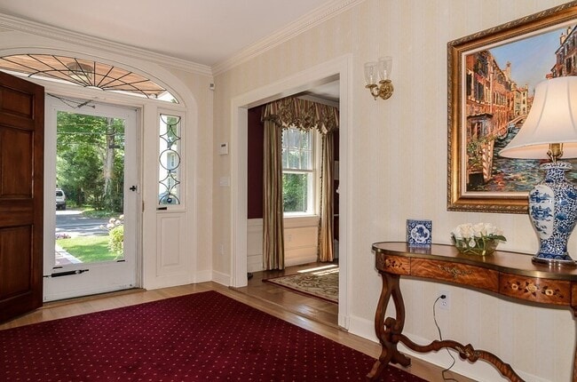 22 Leighton Rd in Wellesley, MA - Building Photo - Building Photo