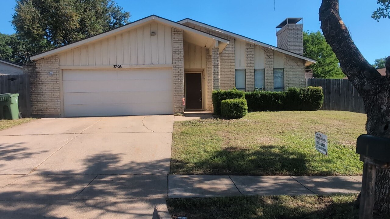3705 Fort Hunt Dr in Arlington, TX - Building Photo