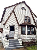 224 Ivyhurst Cir in Buffalo, NY - Building Photo