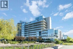 5111 Hollybridge Way in Richmond, BC - Building Photo