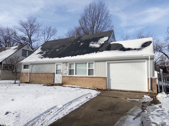 property at 104 Walnut St