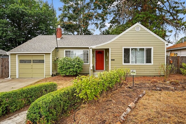 property at 535 SE 7th Ave