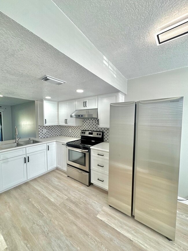 16565 Brigadoon Dr in Tampa, FL - Building Photo - Building Photo