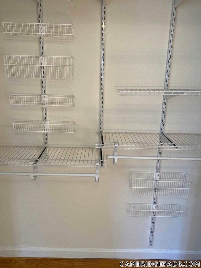 60 Brattle St, Unit 302 in Cambridge, MA - Foto de edificio - Building Photo