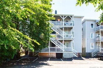550 Atlantic St-Unit -552C 3RD FL RIGHT in Bridgeport, CT - Building Photo - Building Photo