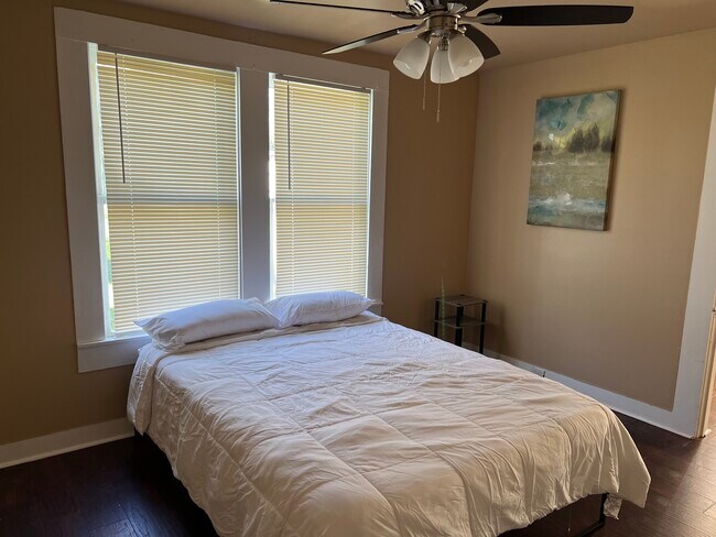 915 E Highland Blvd in San Antonio, TX - Building Photo - Building Photo