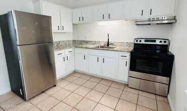 39 Cedar Ave in Cocoa Beach, FL - Building Photo - Building Photo