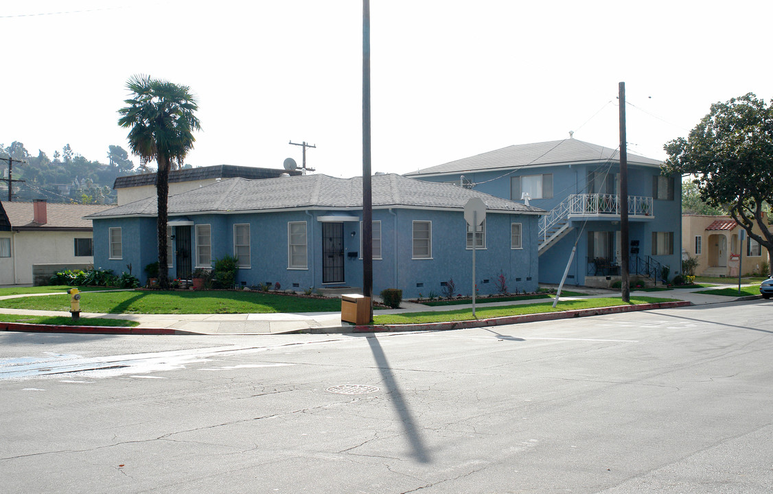 716 Fischer St in Glendale, CA - Foto de edificio