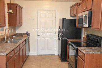 658 Copper Creek Dr in Raeford, NC - Building Photo - Building Photo