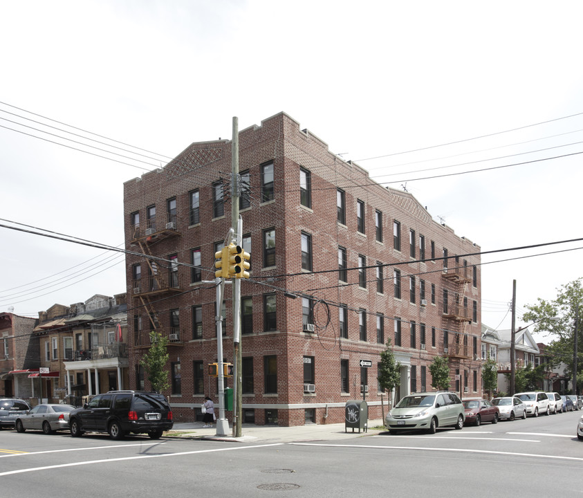 1501 E 10th St in Brooklyn, NY - Foto de edificio