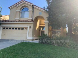 143 Sundance Dr in Vacaville, CA - Building Photo