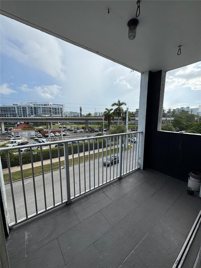 1010 NW 11th St in Miami, FL - Building Photo - Building Photo