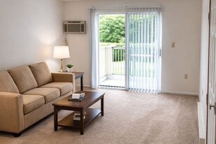 PARKWAY ESTATES in Galesburg, IL - Building Photo