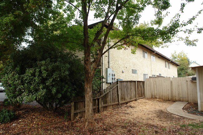 Hazel Student Living in Chico, CA - Building Photo - Building Photo