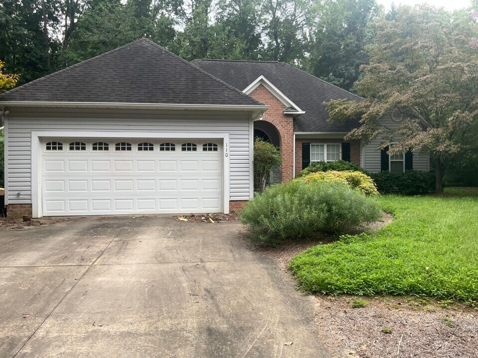 110 New Hampton Ct in Winston-Salem, NC - Building Photo
