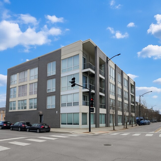 property at 5 N Oakley Blvd