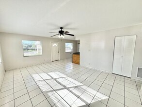 717 99th Ave N in Naples, FL - Building Photo - Building Photo