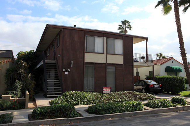 830 Roswell Ave in Long Beach, CA - Building Photo - Building Photo