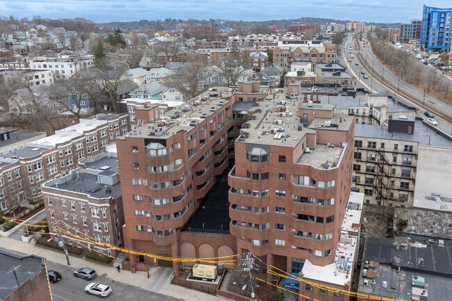 Kelton Place Condominiums in Allston, MA - Foto de edificio - Building Photo