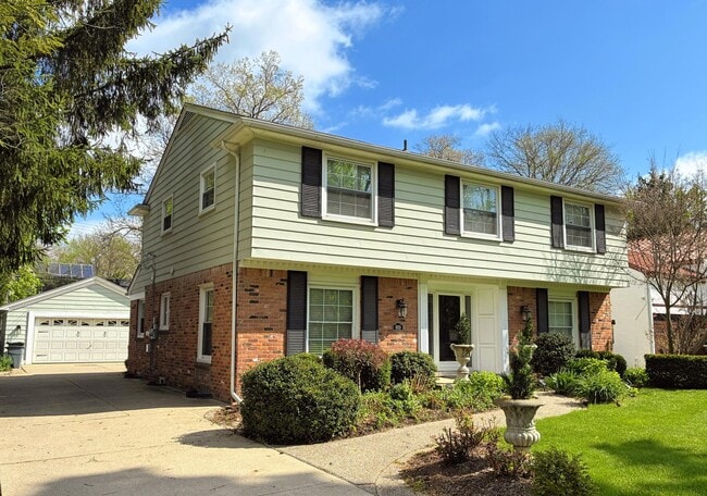 669 Mohegan St in Birmingham, MI - Foto de edificio - Building Photo