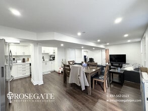 3324 Chief Mbulu Way in Mississauga, ON - Building Photo - Building Photo