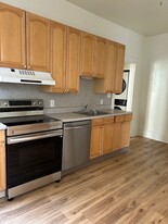 231 Washington Ave, Unit Apartment #1 in Phoenixville, PA - Building Photo