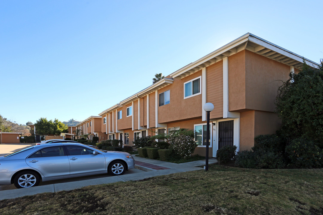 937-971 Mollison Ave in El Cajon, CA - Building Photo