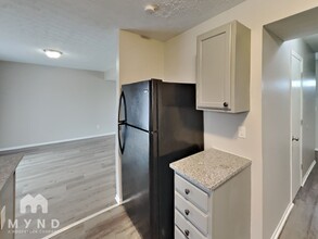 3949 Dunne Dr in Columbus, OH - Building Photo - Building Photo