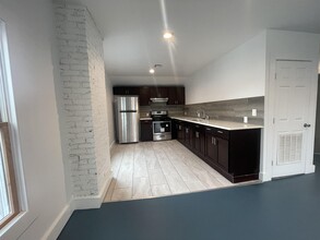 18 Warner Ave in Jersey City, NJ - Building Photo - Building Photo