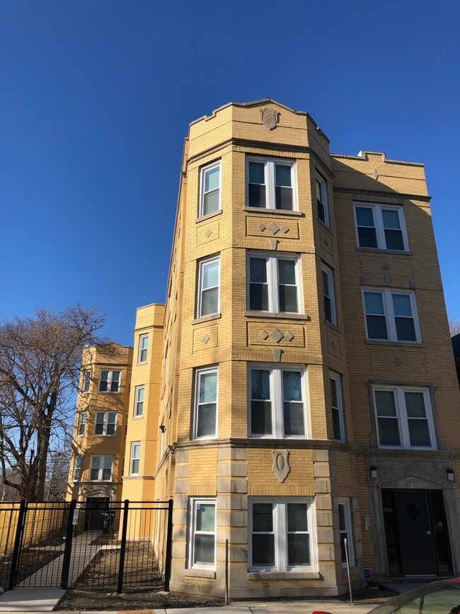 property at 1534 S Komensky Ave