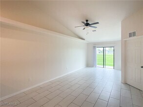 3613 SW 8th Pl in Cape Coral, FL - Building Photo - Building Photo