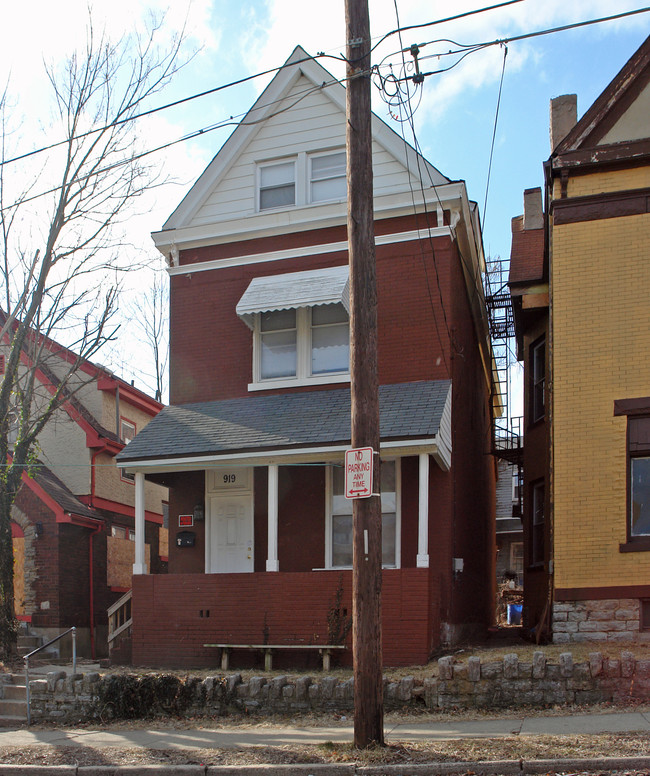 919 Yale Ave in Cincinnati, OH - Building Photo - Building Photo