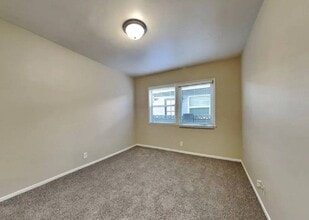 2137 Little Brook Ln in Clearwater, FL - Building Photo - Building Photo