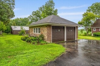 41W427 Prairie St in Sugar Grove, IL - Building Photo - Building Photo