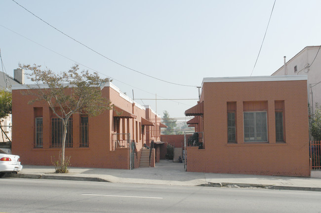 246-248 N Alvarado St in Los Angeles, CA - Foto de edificio - Building Photo