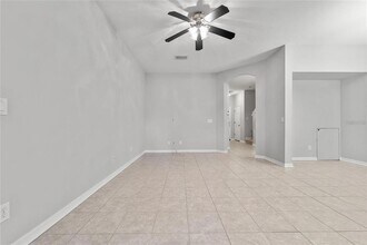 4425 Amberly Oaks Ct in Tampa, FL - Building Photo - Building Photo