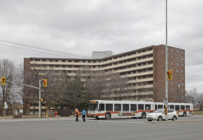 3577 Derry Rd E in Mississauga, ON - Building Photo - Primary Photo