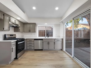 39724 Milan Dr in Palmdale, CA - Building Photo - Building Photo