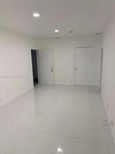 2369 SW 17th Ter, Unit 3 in Miami, FL - Building Photo - Building Photo
