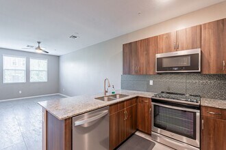 2334 E Huntington Dr in Phoenix, AZ - Building Photo - Building Photo