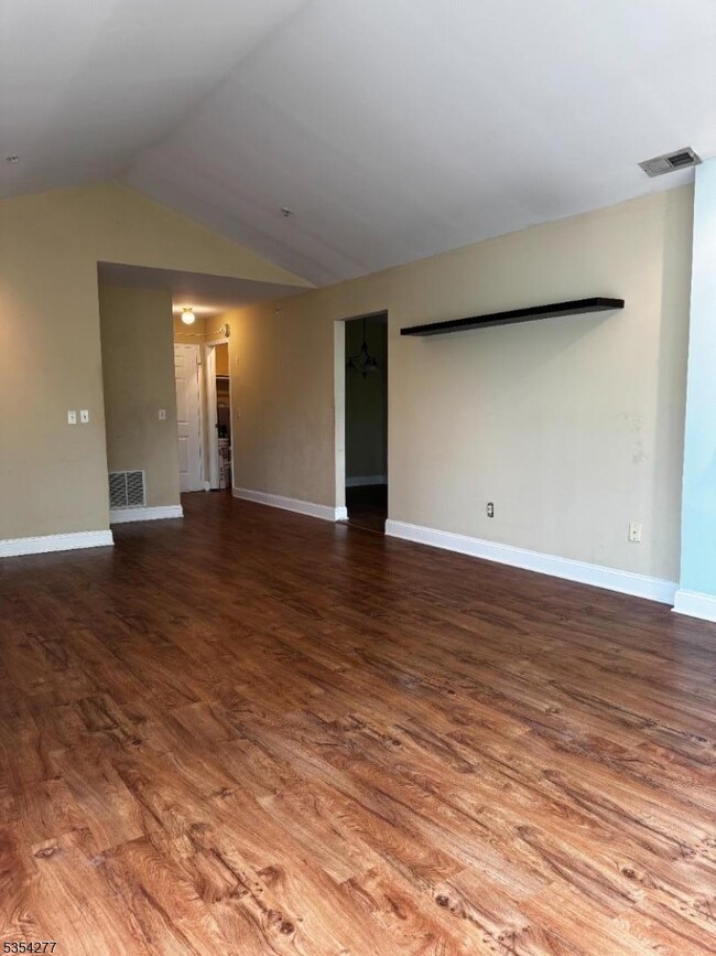 388 Keswick Dr in Piscataway, NJ - Building Photo - Building Photo
