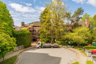 Manor Gardens in Vancouver, BC - Building Photo