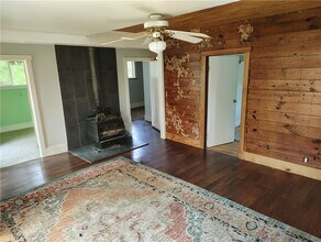 14894 Trammel Mountain Rd in Elkins, AR - Building Photo - Building Photo